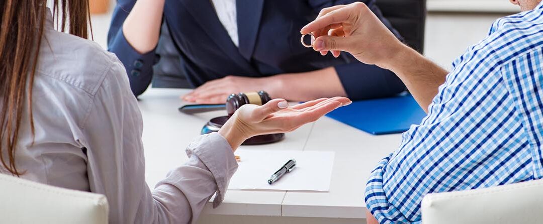 When to Hire a Family & Divorce Attorney